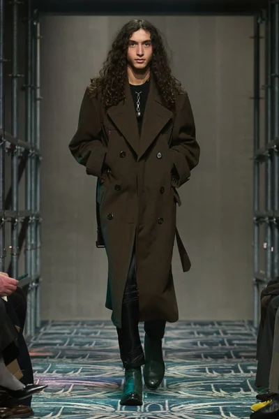 Look 48